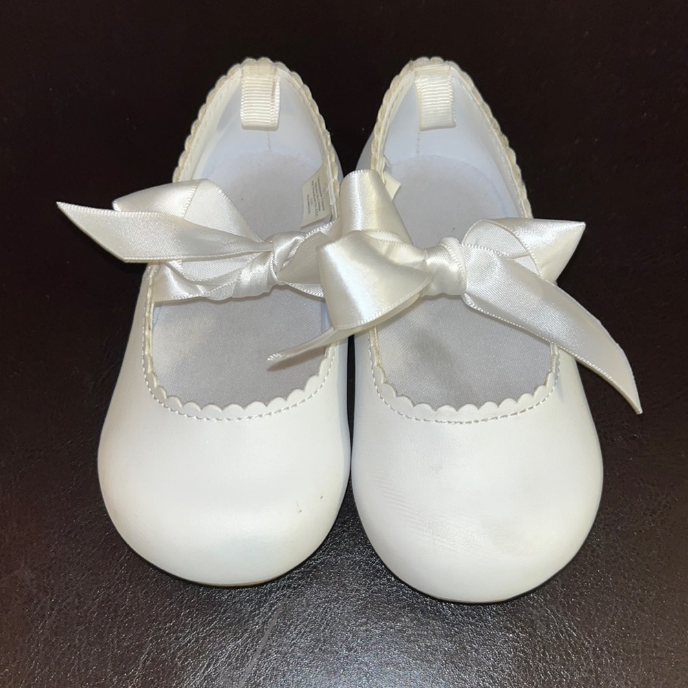 Toddler flat with bow